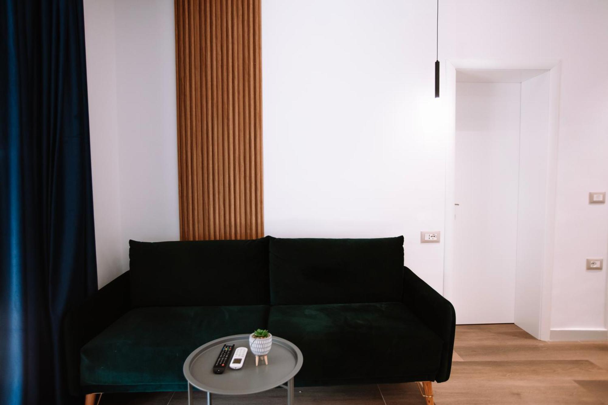 Barrikada Str Modern Apartments - The Nest Тирана Екстериор снимка