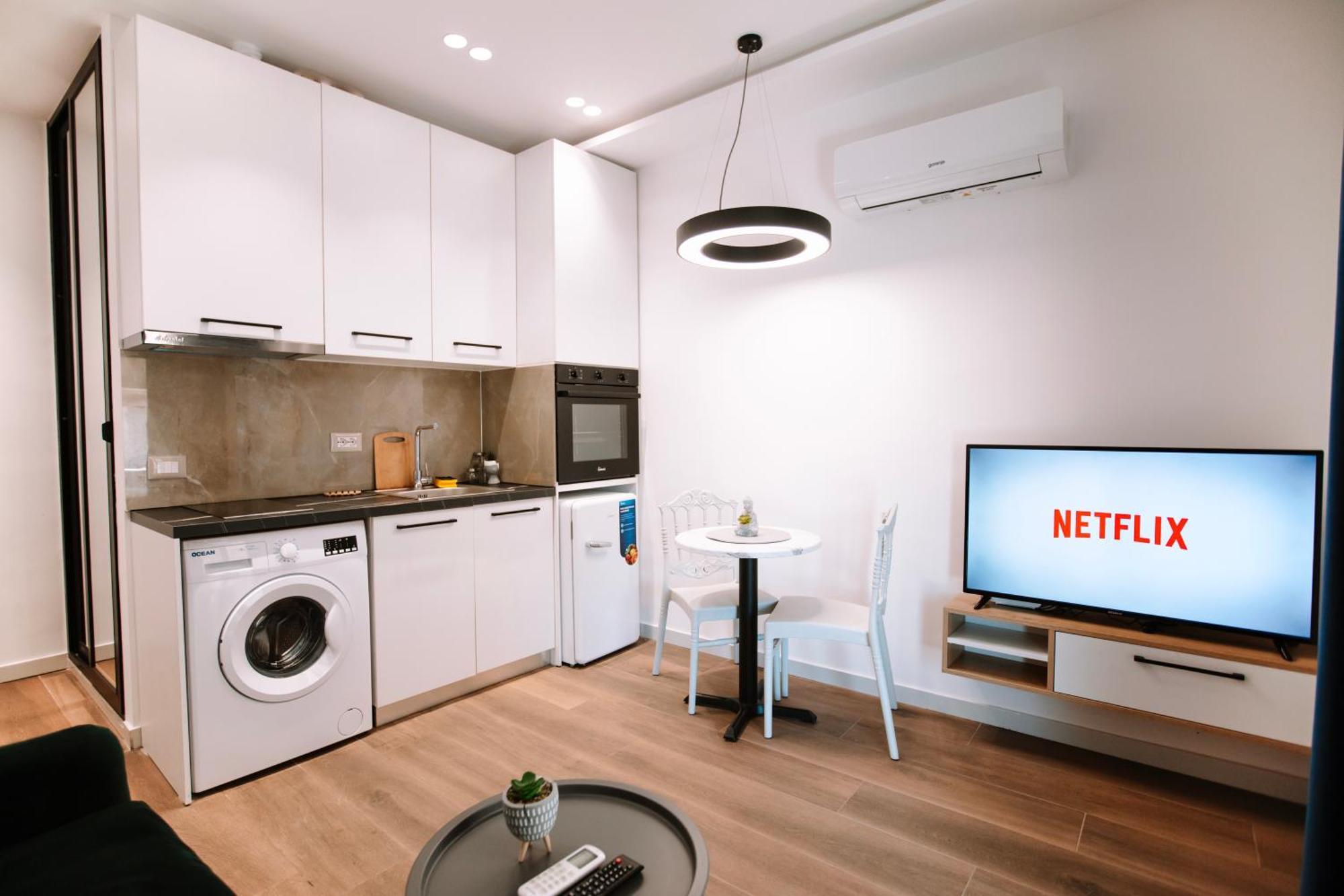 Barrikada Str Modern Apartments - The Nest Тирана Екстериор снимка