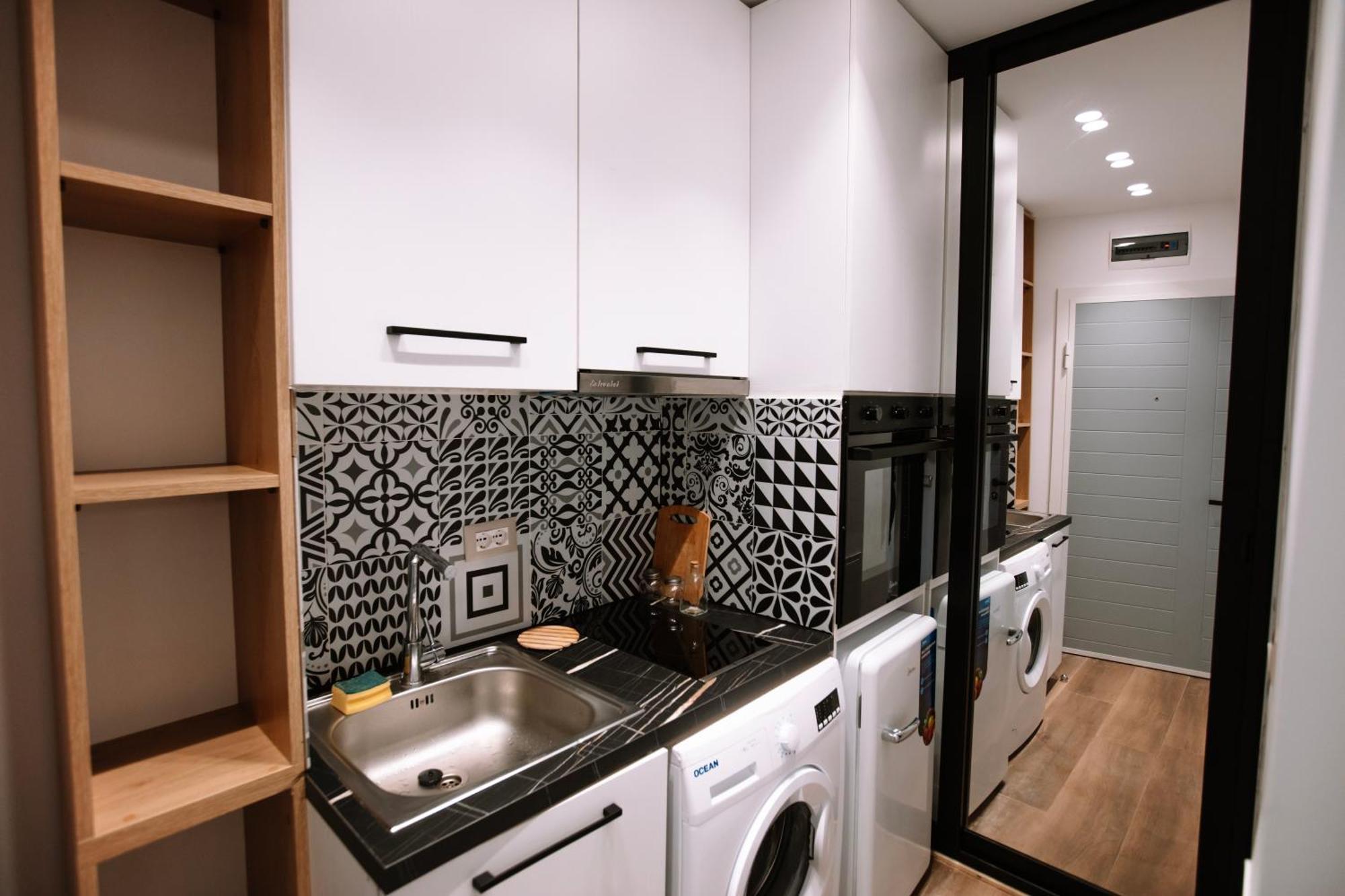 Barrikada Str Modern Apartments - The Nest Тирана Екстериор снимка