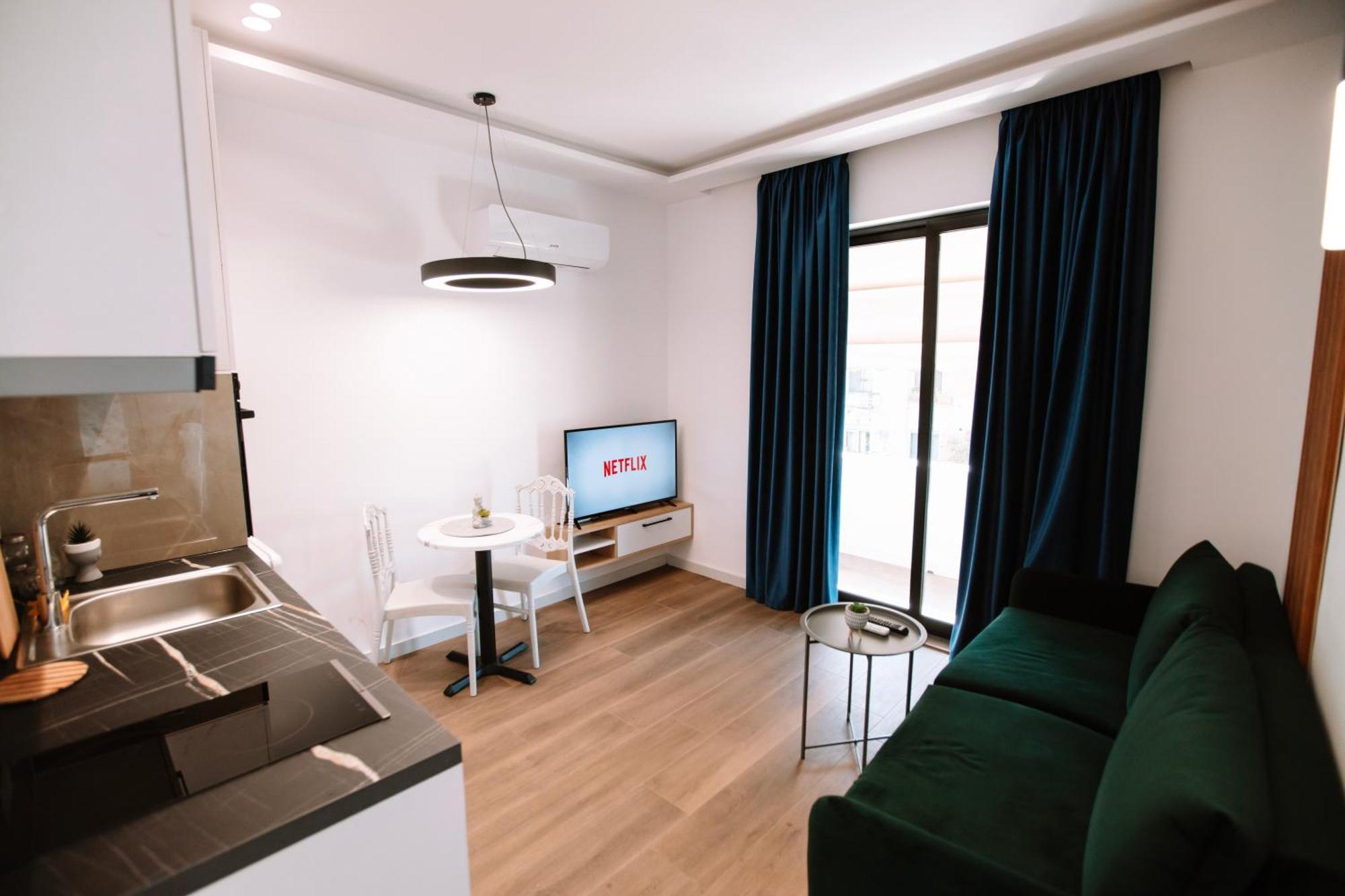Barrikada Str Modern Apartments - The Nest Тирана Екстериор снимка