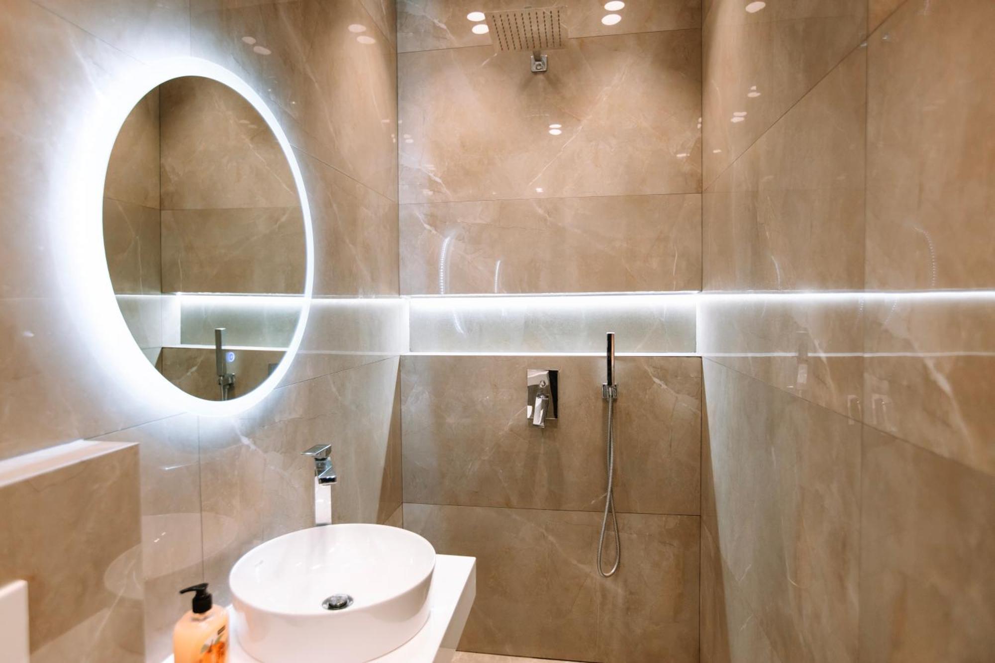 Barrikada Str Modern Apartments - The Nest Тирана Екстериор снимка