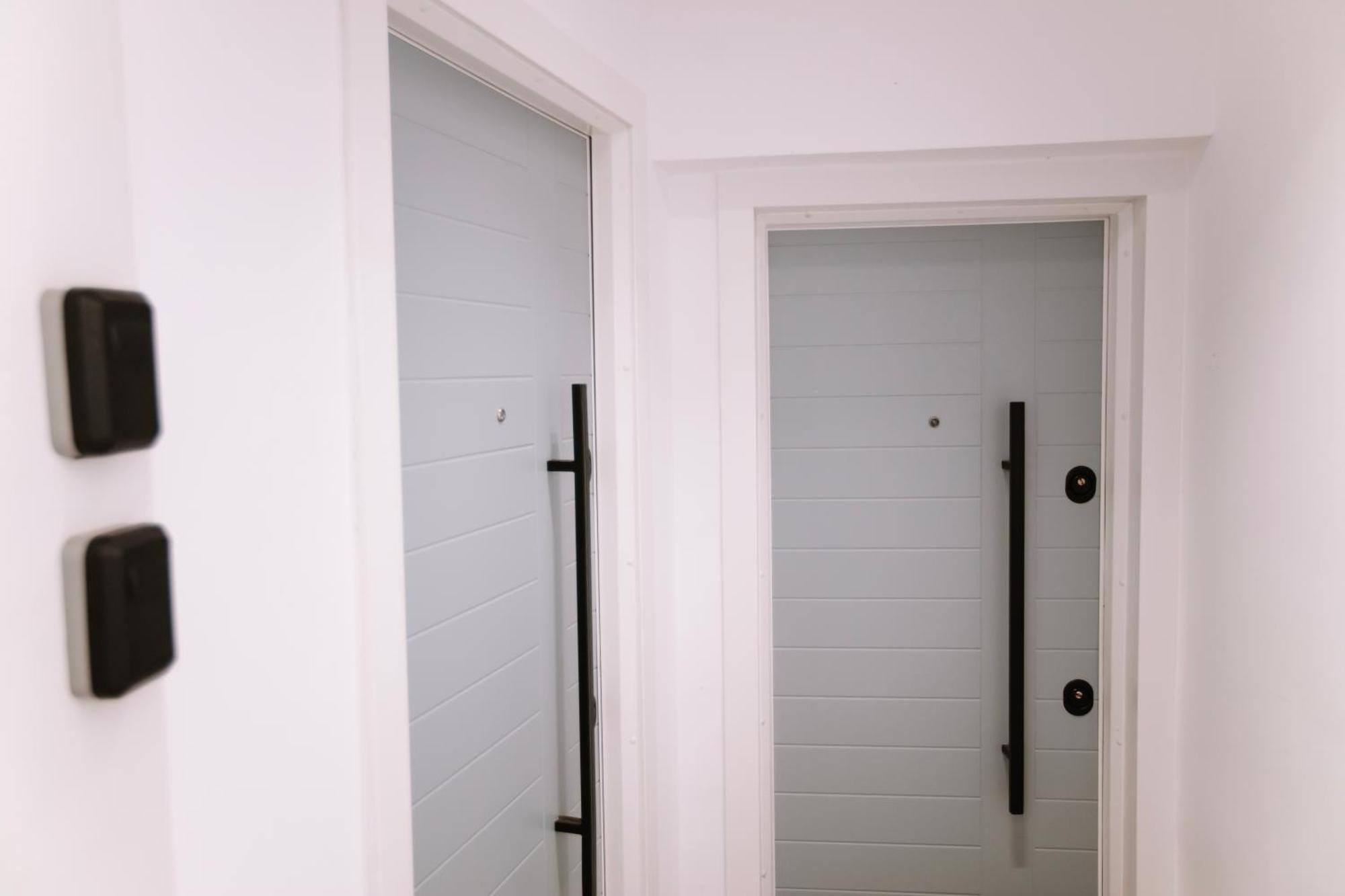 Barrikada Str Modern Apartments - The Nest Тирана Екстериор снимка